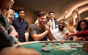 Antarmuka aplikasi atlasbet88 menampilkan menu utama dengan opsi sportsbook, live dealer, slot, dan akun pengguna